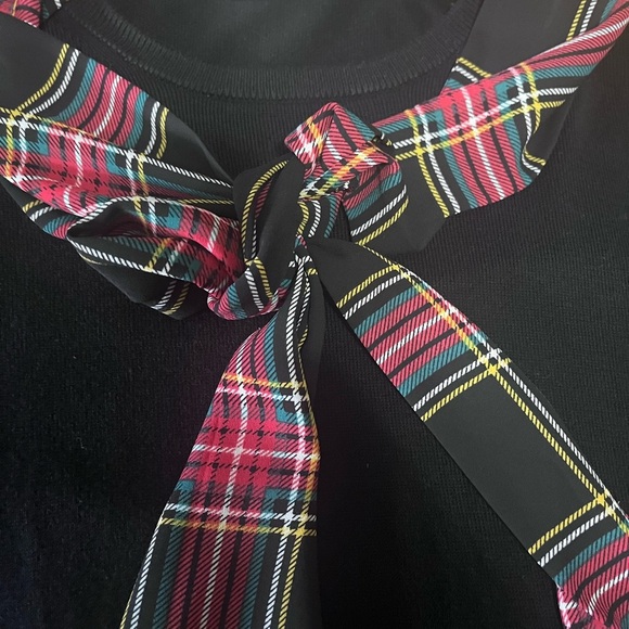 Jcrew factory women’s black sweater with attached tartan tie - Picture 3 of 6